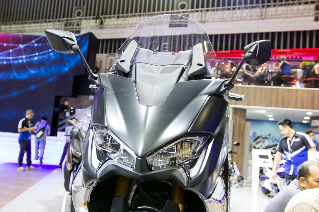 [VMCS 2017] Chi tiết mẫu maxi-scooter hiệu suất cao Yamaha T-MAX DX 2017