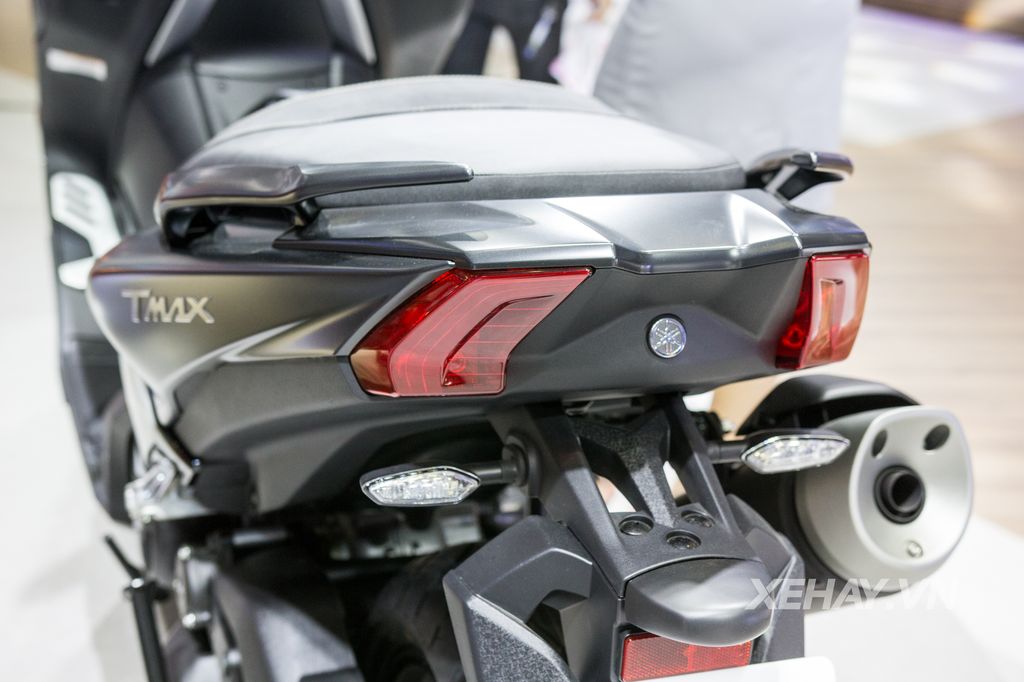 [VMCS 2017] Chi tiết mẫu maxi-scooter hiệu suất cao Yamaha T-MAX DX 2017