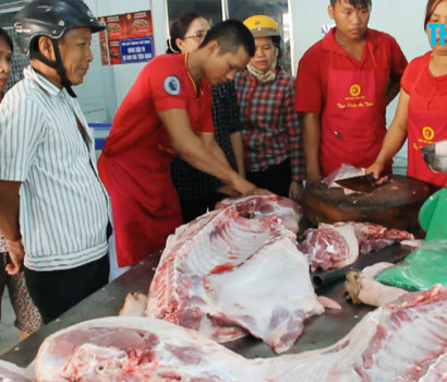 Mở 20 điểm bán hàng thịt lợn hỗ trợ nông dân