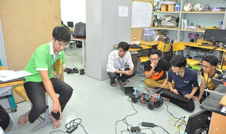 8 nhóm sinh viên so tài tại vòng chung kết Cuộc đua số