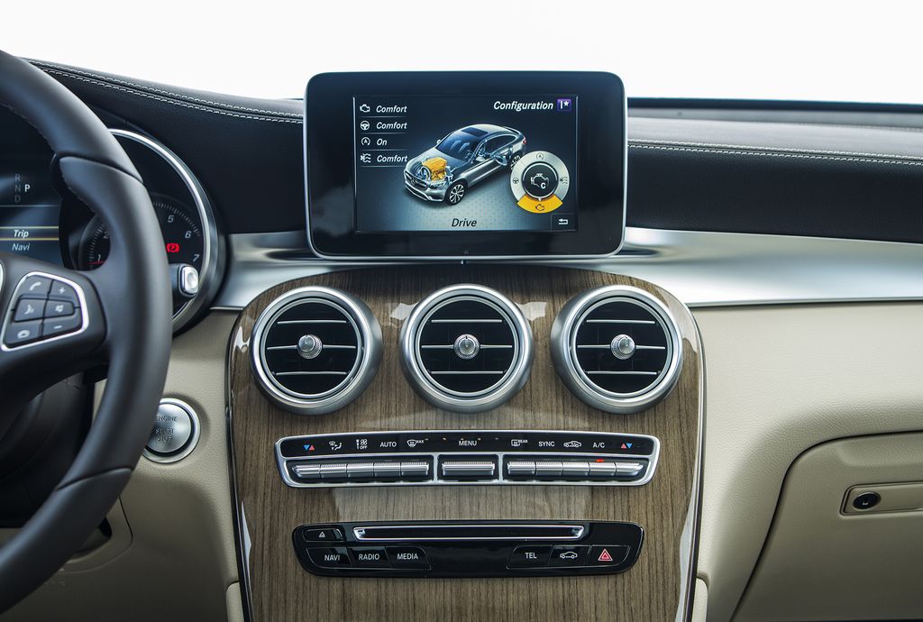 Mercedes-Benz GLC 300 4MATIC Coupe ra mắt khách hàng Việt, giá 2,899 tỷ đồng