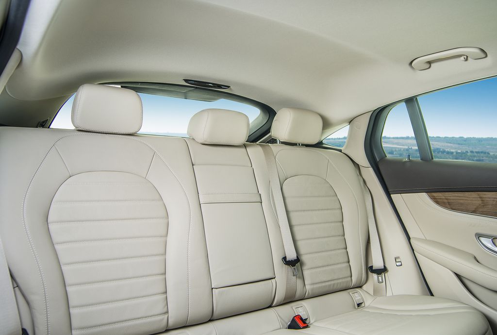 Mercedes-Benz GLC 300 4MATIC Coupe ra mắt khách hàng Việt, giá 2,899 tỷ đồng