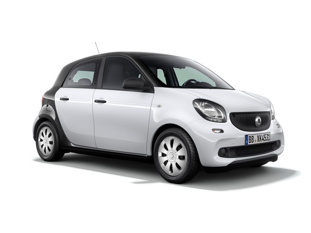 Smart tung phiên bản cơ sở của ForTwo và ForFour với giá bán chỉ từ 293 triệu VNĐ