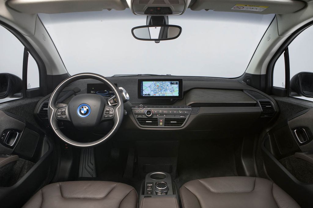BMW i3 Carbon Edition sản xuất độc quyền giá 1,3 tỷ đồng
