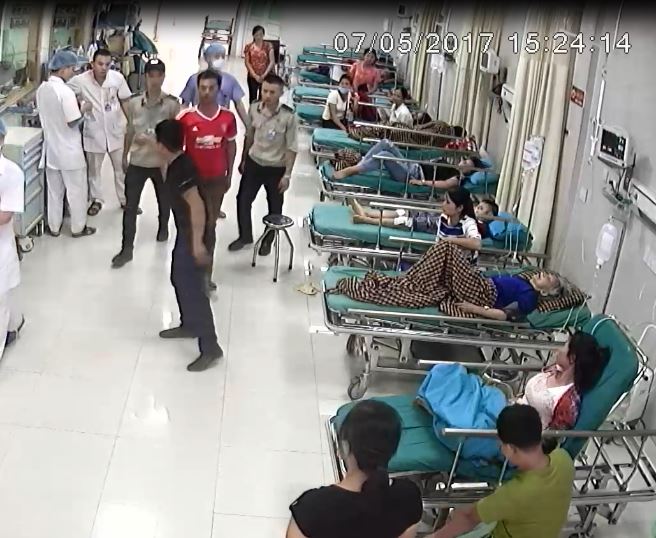 Phú Thọ: Người nhà bệnh nhân đe dọa, tấn công nhân viên bệnh viện