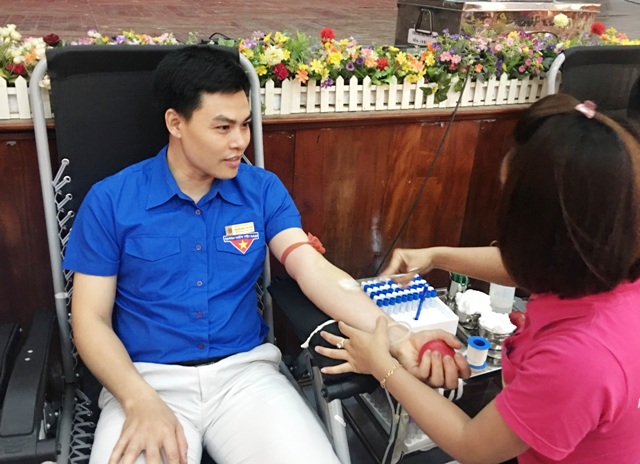 Tuổi trẻ HHT hiến máu tình nguyện