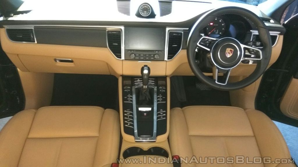 Porsche Macan 2018 sẽ sớm được ra mắt thế giới vào đầu năm 2018