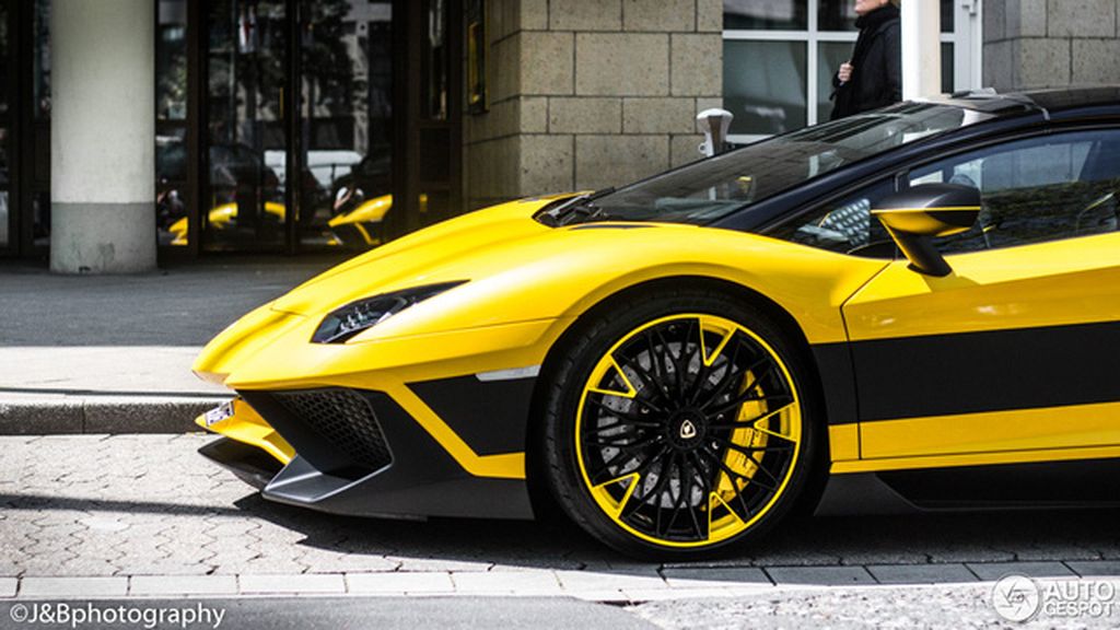 Xuất hiện Lamborghini Aventador SV mui trần với ngoại thất ấn tượng tại Đức
