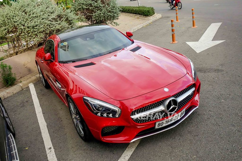 Cường Đô La bổ sung Mercedes-AMG GT S màu đỏ vào bộ sưu tập siêu xe