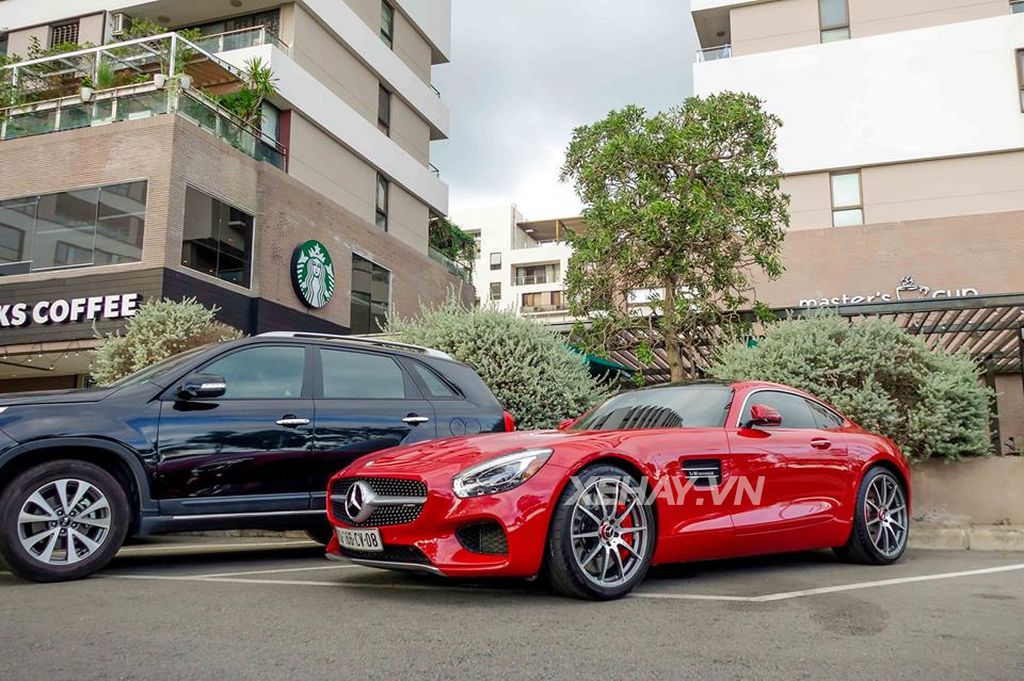 Cường Đô La bổ sung Mercedes-AMG GT S màu đỏ vào bộ sưu tập siêu xe