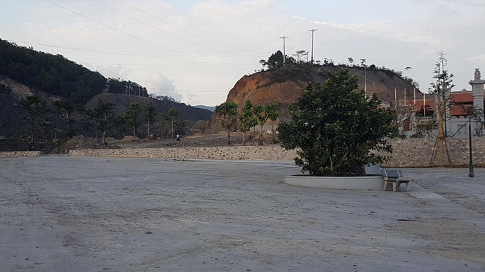 Mâu thuẫn vì không nhường đường, 2 tài xế vác dao đâm chém nhau, 1 người thiệt mạng