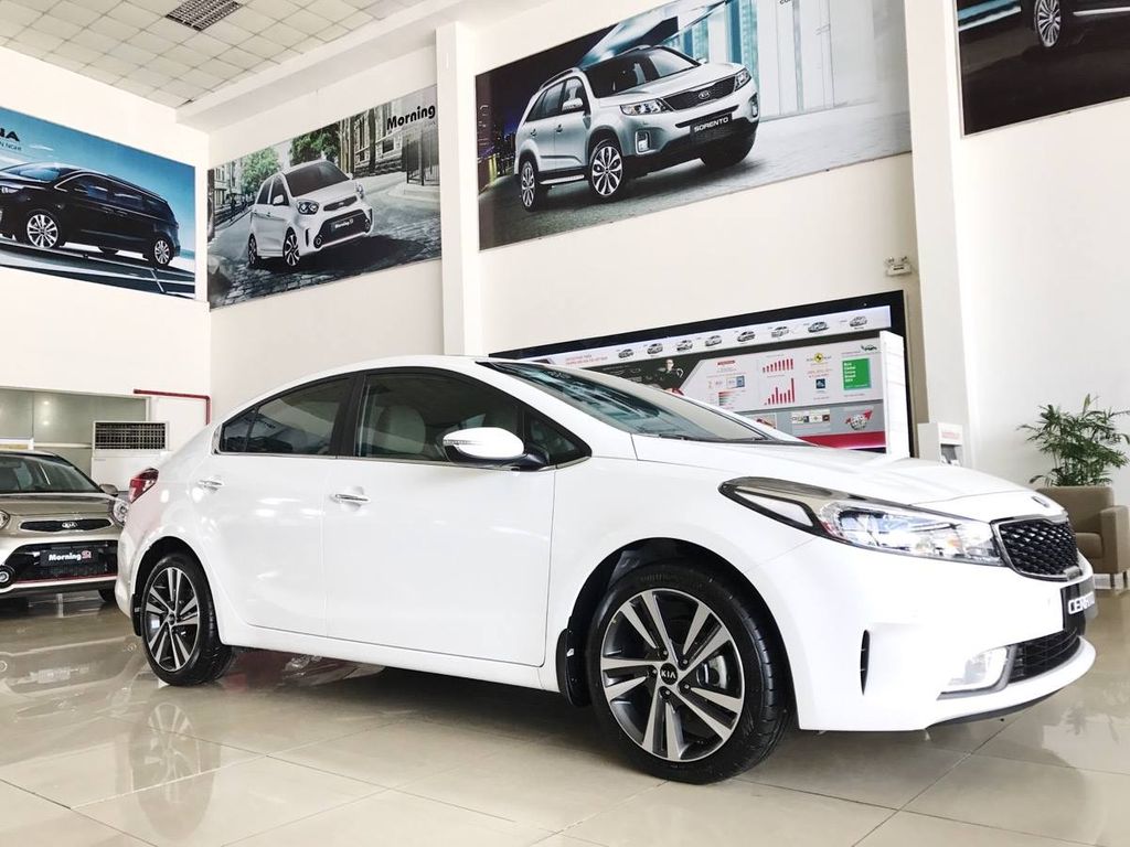 KIA Cerato 2017 hoàn thiện hơn về thiết kế, giá không đổi