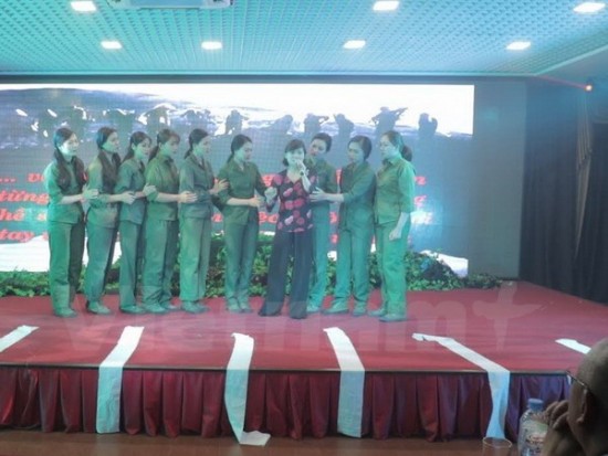 Vở kịch “Dưới cát là nước” lần đầu được công diễn trên đất Nga