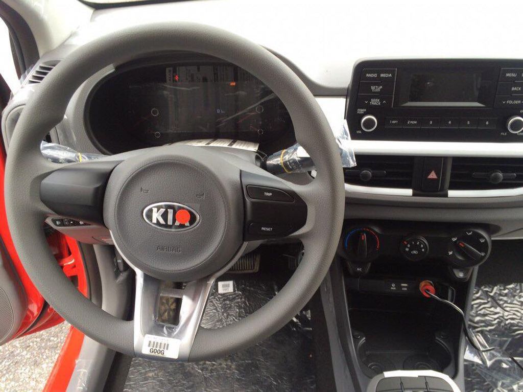 Kia Morning Van 2017 đầu tiên 