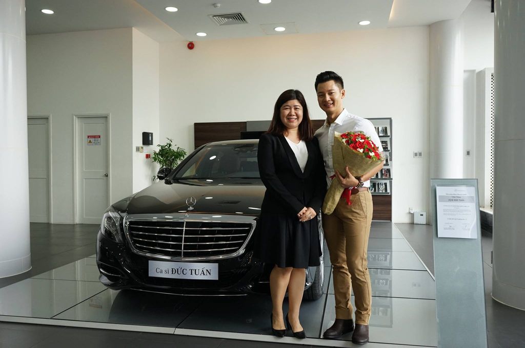 Ca sĩ Đức Tuấn rạng ngời giây phút 