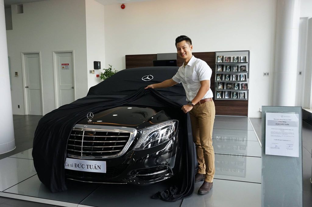 Ca sĩ Đức Tuấn rạng ngời giây phút 