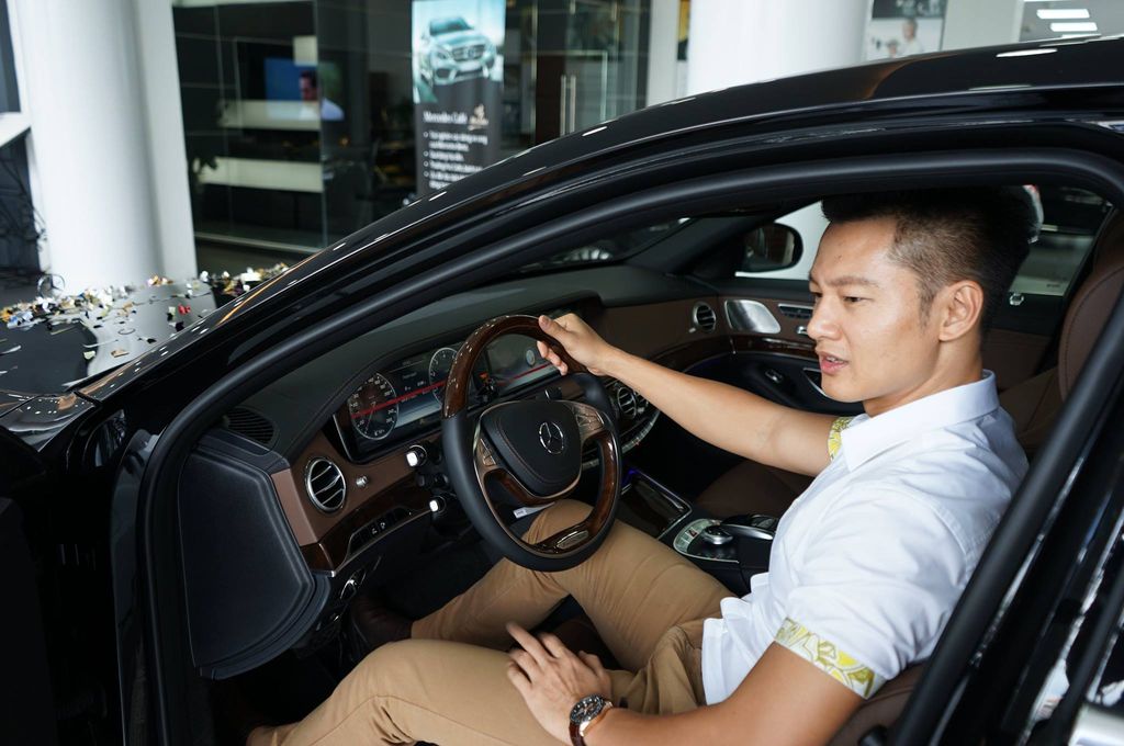 Ca sĩ Đức Tuấn rạng ngời giây phút 