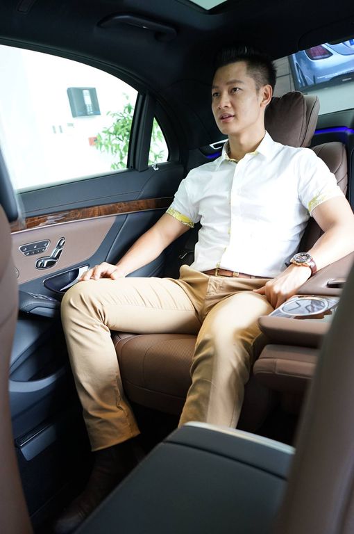 Ca sĩ Đức Tuấn rạng ngời giây phút 