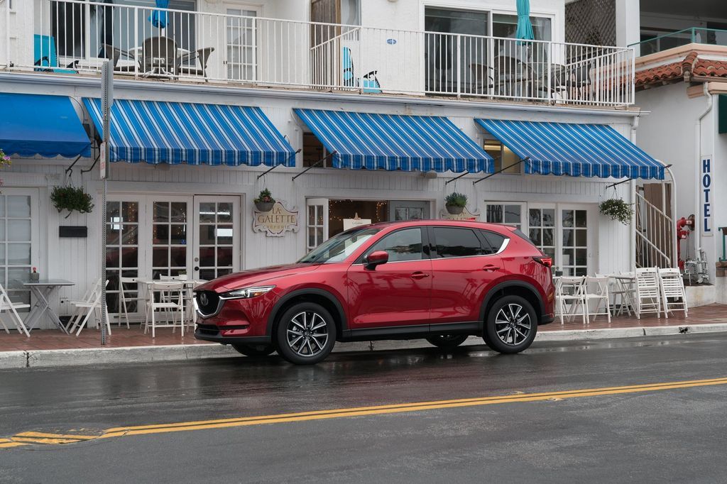 Mazda tham vọng tăng 10% tỷ suất tiếp nhận khi giới thiệu CX-5 2017 diesel