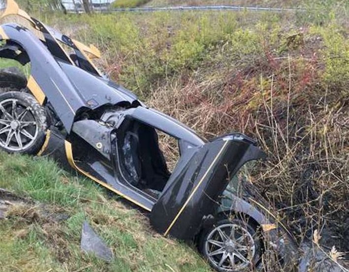 Koenigsegg Agera RS tan nát trong khi lái thử tại Thuỵ Điển