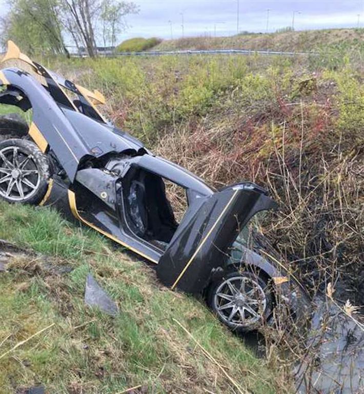 Koenigsegg Agera RS tan nát trong khi lái thử tại Thuỵ Điển