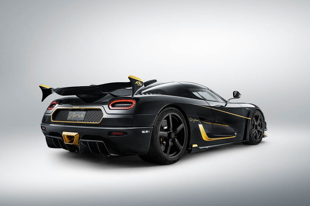 Koenigsegg Agera RS tan nát trong khi lái thử tại Thuỵ Điển