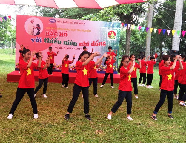 Giáo dục trải nghiệm “Bác Hồ với thiếu niên nhi đồng”