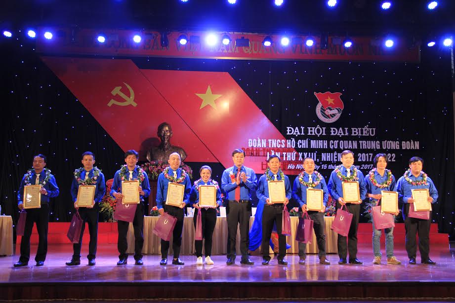 Cán bộ Đoàn giỏi lý thuyết lẫn kỹ năng, thực hiện ảnh 1