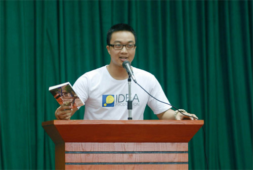 Ông chủ công ty sản xuất truyện tranh
