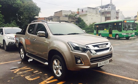 Isuzu D-Max 2017 đeo biển số bất ngờ xuất hiện tại Việt Nam