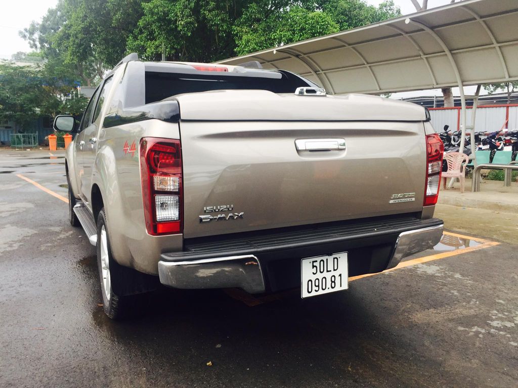 Isuzu D-Max 2017 đeo biển số bất ngờ xuất hiện tại Việt Nam