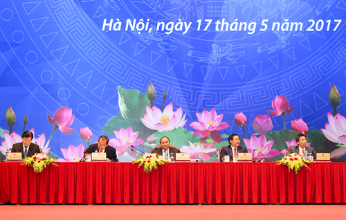 Thủ tướng Nguyễn Xuân Phúc và các Phó Thủ tướng: Trương Hòa Bình, Vương Đình Huệ, Vũ Đức Đam, Trịnh Đình Dũng tại Hội nghị. Ảnh: VGP/Quang Hiếu