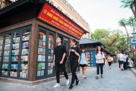 Phố sách Hà Nội thu hút gần 20.000 lượt khách tham quan