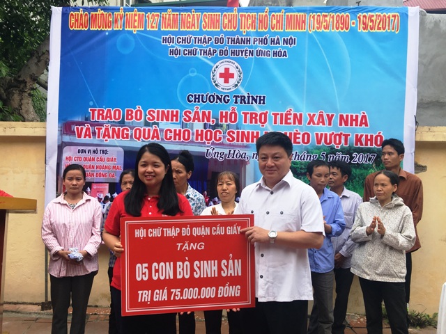 Hội Chữ Thập đỏ TP Hà Nội chung tay hỗ trợ người dân nghèo huyện Ứng Hòa
