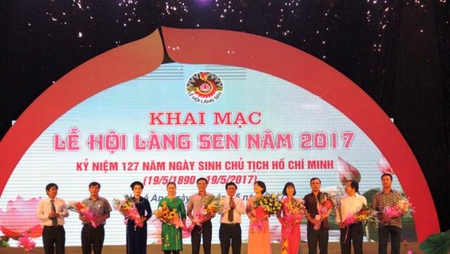 Khai mạc Lễ hội Làng Sen năm 2017