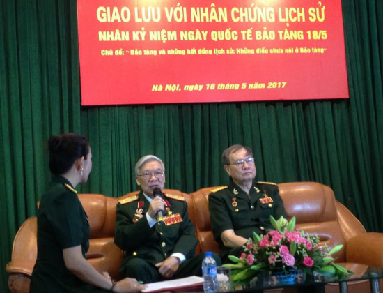 Giao lưu nhân chứng lịch sử tại Bảo tàng Lịch sử Quân sự Việt Nam