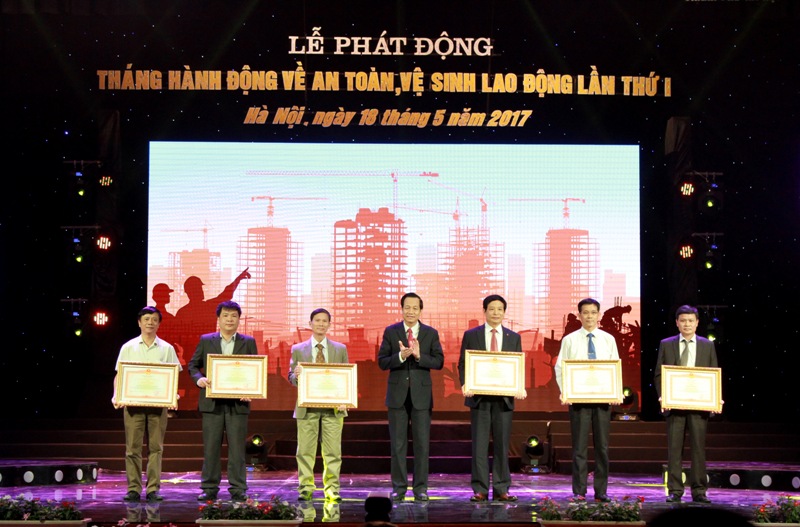 Phát động Tháng hành động về An toàn vệ sinh lao động lần thứ nhất năm 2017