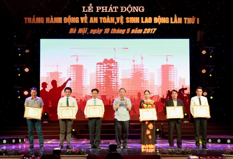 Phát động Tháng hành động về An toàn vệ sinh lao động lần thứ nhất năm 2017