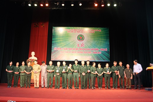 334 thanh niên tiền trạm Hà Nội được trao tặng kỷ niệm chương TNXP đợt 1 năm 2017: Vỡ òa niềm vui!