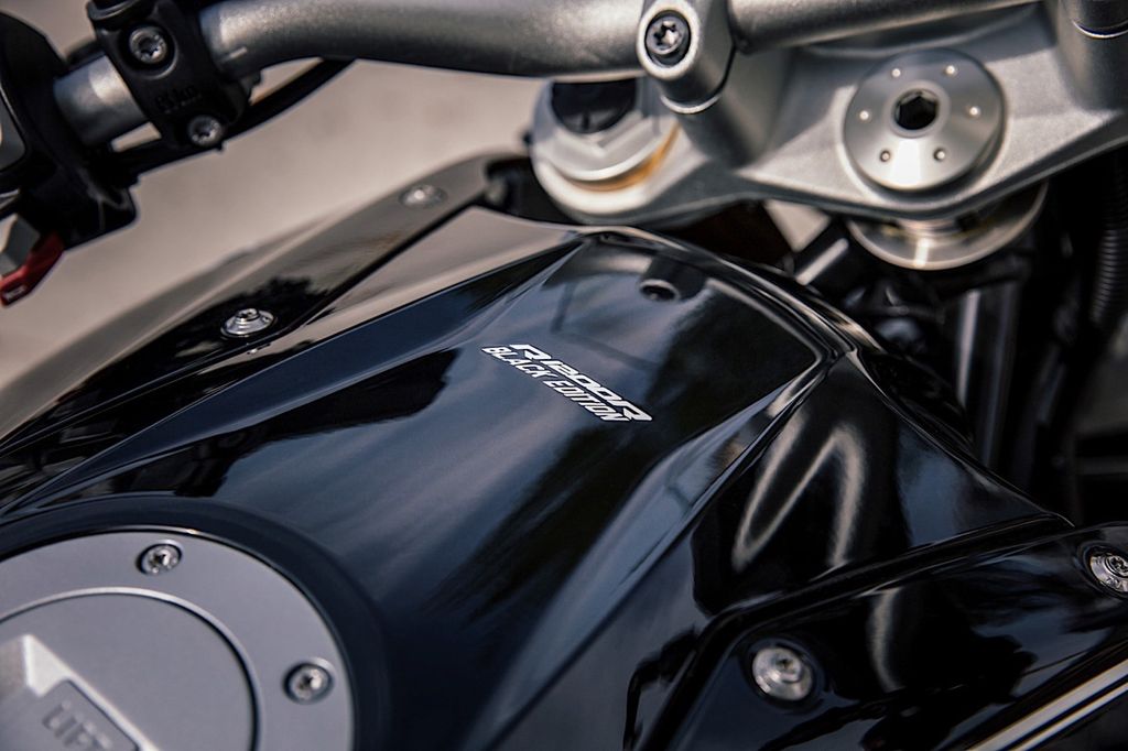 BMW ra mắt R1200R phiên bản Black Edition giá 397 triệu VNĐ tại thị trường Ý