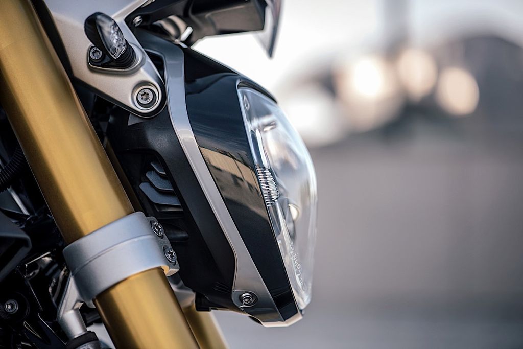 BMW ra mắt R1200R phiên bản Black Edition giá 397 triệu VNĐ tại thị trường Ý