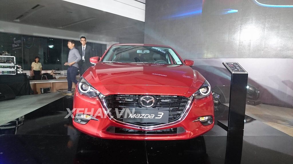 So sánh ngoại thất Mazda3 2017 và Mazda3 2016 tại Việt Nam