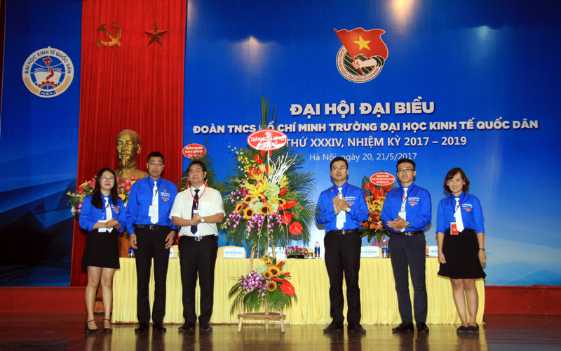 Đồng chí Nguyễn Nhất Linh trở thành Bí thư Đoàn trường Đại học Kinh tế quốc dân