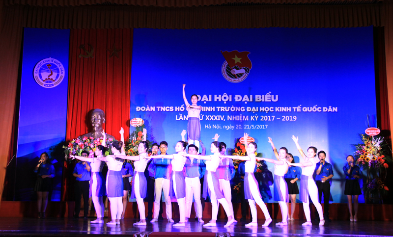 Đồng chí Nguyễn Nhất Linh trở thành Bí thư Đoàn trường Đại học Kinh tế quốc dân
