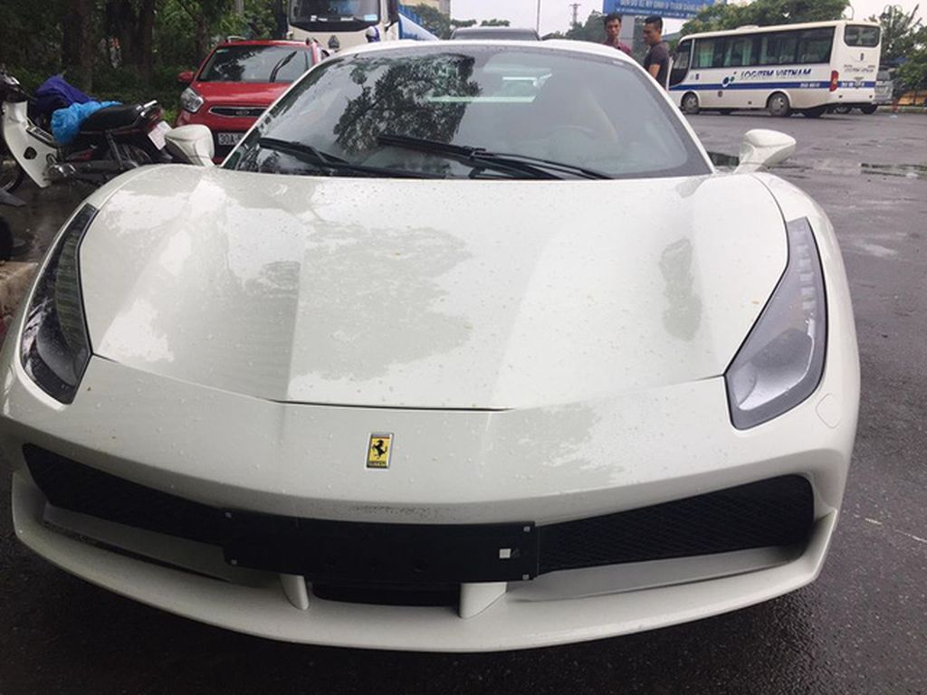 Ferrari 488 Spider thứ 3 về Việt Nam đã được ra biển số