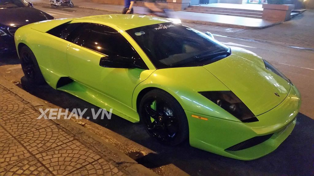 Lamborghini Murcielago LP640 rũ bỏ “chiếc áo” màu xanh cốm độc nhất Việt Nam