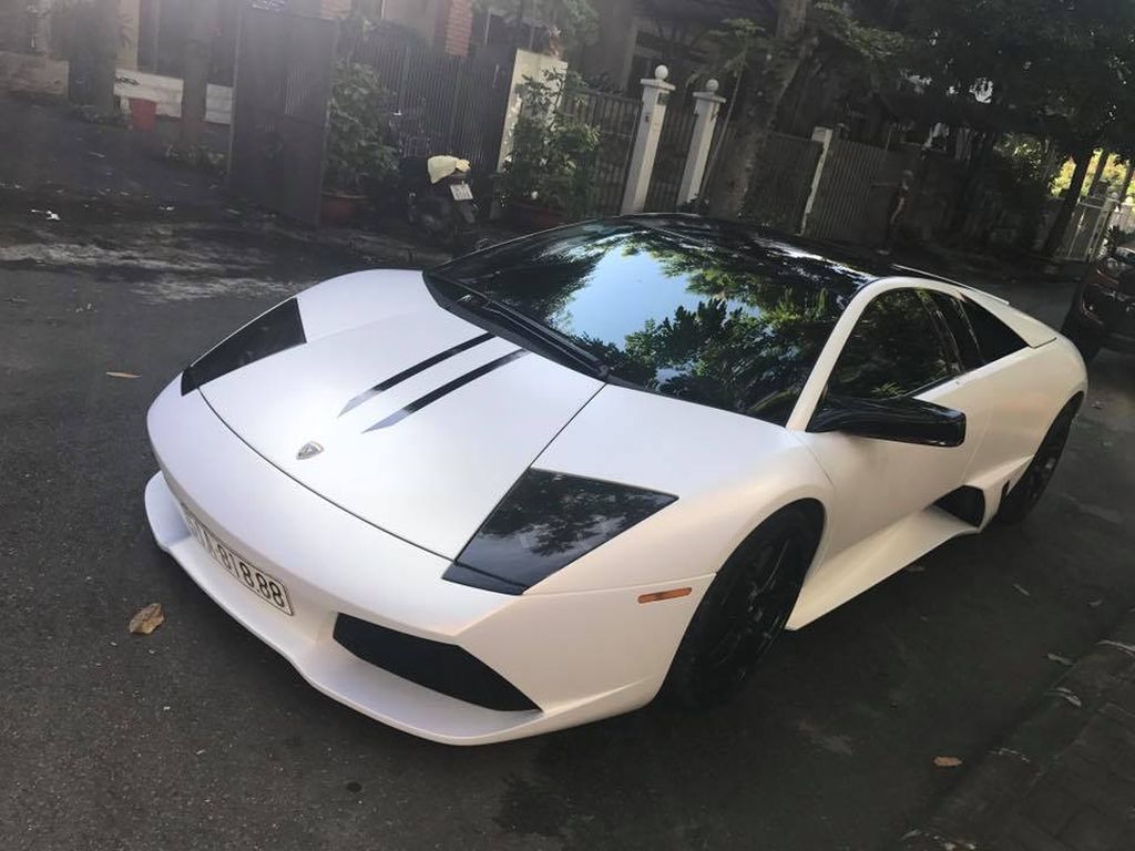 Lamborghini Murcielago LP640 rũ bỏ “chiếc áo” màu xanh cốm độc nhất Việt Nam