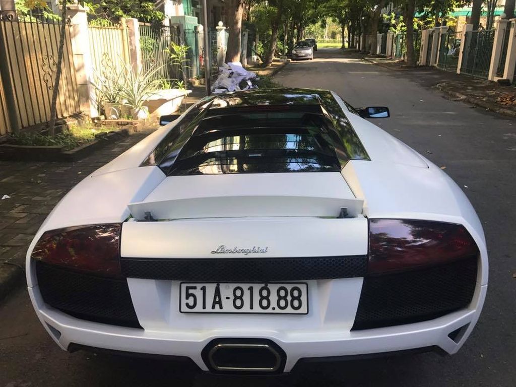 Lamborghini Murcielago LP640 rũ bỏ “chiếc áo” màu xanh cốm độc nhất Việt Nam