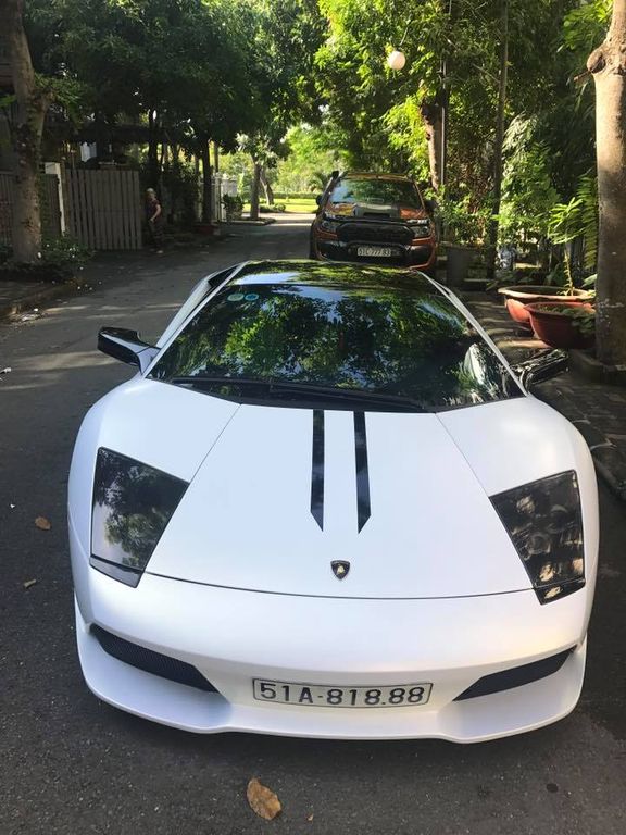 Lamborghini Murcielago LP640 rũ bỏ “chiếc áo” màu xanh cốm độc nhất Việt Nam