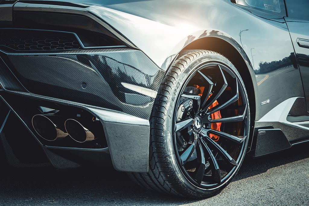 Siêu bò Lamborghini Huracan độ Vorsteiner chất nhất Việt Nam “kiêu hãnh” trên báo Tây